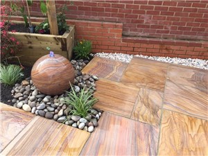 The Rainbow smooth brings beauty and uniqueness to your garden.  Both have a distinctive colour blend and natural, colourful veining, which means that no two paving slabs are the same.  The patterns and mix of colours on both these stones are enhanced when wet or if the paving is sealed.