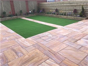 The Rainbow smooth brings beauty and uniqueness to your garden.  Both have a distinctive colour blend and natural, colourful veining, which means that no two paving slabs are the same.  The patterns and mix of colours on both these stones are enhanced when wet or if the paving is sealed.