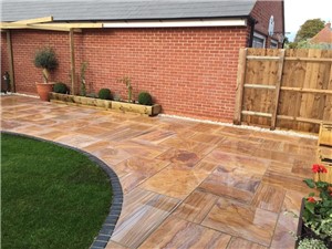 The Rainbow smooth brings beauty and uniqueness to your garden.  Both have a distinctive colour blend and natural, colourful veining, which means that no two paving slabs are the same.  The patterns and mix of colours on both these stones are enhanced when wet or if the paving is sealed.