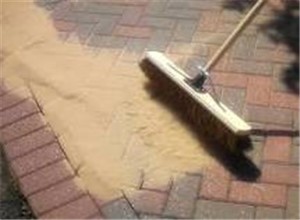 Kiln Dried Sand is the easy way to achieve strong, secure paving. It is suitable for a variety of applications and can be brushed directly from the bag. It is available in showerproof, tear-resistant 20kg bag.