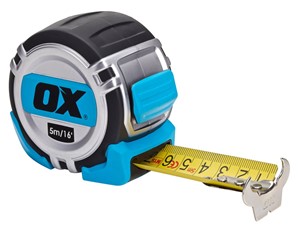 The OX Pro 5M Tape Measure features a 32mm wide blade with an impressive 2.8M stand out with both metric and imperial graduations. The heavy duty case with chrome over mould ensures durability while the big end hook ensures easy clip to surfaces. The handy belt hook makes fastening to a tool belt and portability easy.