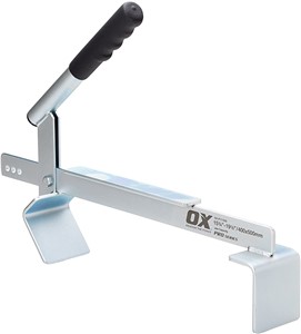 The jaw length of the OX Brick Tong is adjustable and holds brick according to your need and has a variable holding capacity. It can lift from 8 to 12 bricks at a time with a strong hold.  The body of the OX Paver Lifter is built to last and works efficiently, holding heavy bricks in place.  The handle of the OX Brick Lifter is designed ergonomically and provides a strong and comfortable grip while lifting bricks.