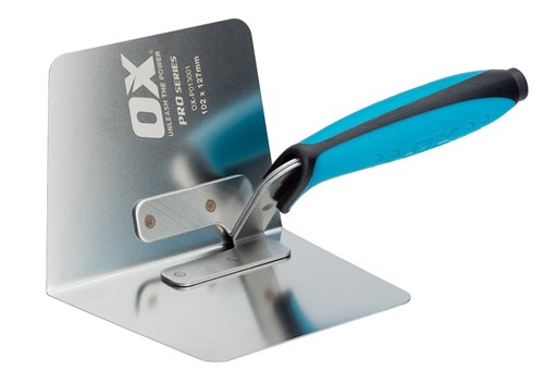 The blade area of the corner trowel is made with high-quality stainless steel to make it corrosion resistant and durable.  The blade is fused with a strong aluminium mounting which strengthens the entire structure of corner trowel, it is your weapon to deal with the plastering of the corners and gives you the perfect 90&#176; flexing of the wall corners with minimal efforts.  A strong and comfortable grip is very important in working with any tool. OX corner trowel is engineered with an ergonomic handle which reduces hand fatigue and gives a nonslip grip.