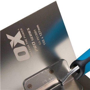 The blade area of the corner trowel is made with high-quality stainless steel to make it corrosion resistant and durable.  The blade is fused with a strong aluminium mounting which strengthens the entire structure of corner trowel, it is your weapon to deal with the plastering of the corners and gives you the perfect 90&#176; flexing of the wall corners with minimal efforts.  A strong and comfortable grip is very important in working with any tool. OX corner trowel is engineered with an ergonomic handle which reduces hand fatigue and gives a nonslip grip.