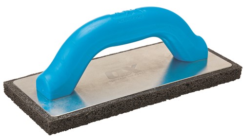 The OX Pro Rubber Float comes with a sponge rubber coarse cell pad that provides enhanced comfort while using the tool.  The coarse sponge of the OX Rubber Float is fused with the aluminum backing plate for strength and stability.  The OX Rubber Float comes with a durable soft plastic handle that protects your hand and avoids any slippage during use.  The OX Pro Sponge Coarse Rubber Float also has natural foam rubber pads for better finishing on surfaces.