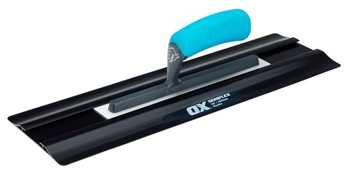 The OX Pro Semi Flex Plastic Trowel has a lightweight plastic finishing blade.  The versatility of this trowel provides you with a removable shank enabling you to make use of the multiple replacement blades you can purchase.  The Ergonomic soft grip handle provides the plaster with a comfortable grip.