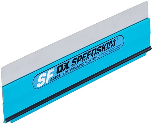 The OX Speed Skim Stainless Flex Blade is compatible with all gypsum based plasters (hand and spray applied), insulated rendering systems as well as traditional sand &amp; cement renders.  The OX Speed Skim Stainless Flex Blade has an ultra-fine 0.3mm stainless steel blade that gives a fine finish to plaster, drywall &amp; tape as well as jointing procedures.  The Speed Skim Stainless Flex Blade has a supreme build quality and comes with an integral blade guard and spare end-caps.  With its unique flexibility the OX Speed Skim system outperforms all other conventional Feather edges and Darby&#39;s, allowing the plaster to achieve a flatter, faster finish with ease.