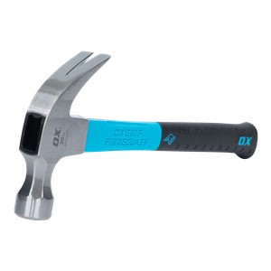 The OX Claw Hammer comes with a fibreglass handle which gives protection against overstrike and provides an injection molded grip for added comfort.  The OX Straight Claw Hammer has a heat treated carbon steel construction for enhanced durability and reliability.  The OX Straight Claw Hammer has a non-slip grip for increased comfort and shock reduction.  The OX Straight Claw Hammer&#39;s robust construction ensures consistent sharpness and performance.