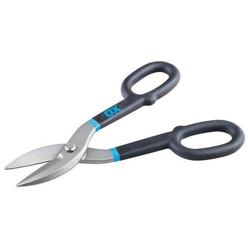 The OX&#39;s Pro Snips are made using premium quality material and are heavy duty, durable, robust and made to last and are designed using stainless steel serrated edge blades for increased cutting capacity, that delivers clean, neat and professional cuts every time.  OX Pro Snips are ideal for all industrial applications such as wire netting, light gauge aluminum, carpet, leather, kevlar and many other items.  The easy to grip and ergonomically designed silicone handles offer a comfortable and non-slip grip.