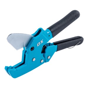 The blade of the OX PVC Pipe Cutter sports a distinctive V shape design, which helps te tool to easily cut through pipes smoothly.  The OX PVC Pipe Cutter is made using heavy duty stainless steel for enhanced durability and reliability.  The blade of the OX PVC Pipe Cutter can be used to cut through any upvc/pvc pipe effortlessly without warping or shattering.  Though the OX PVC Cutter is made of stainless steel, it is extremely flexible and can easily cut 16 -42 mm pipes.  The OX PVC Pipe Cutter is the fastest most effective pipe cutter you will find, however tuff the pipe, this will cut through it rapidly and cleanly.