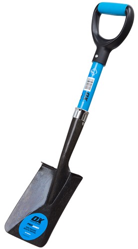 Besides digging and scooping the garden, the Ox Pro Mini Shovel is also ideal for transplanting, trenching, moving compost or mulch, amongst other applications.  The OX Digging Shovel is designed with a compact square mouth, making it ideal to use in confined spaces.  The OX Hand Garden Shovel&#39;s blade is made using premium quality steel, which is lightweight, and the shaft is reinforced with fiberglass, to ensure durability and stability.  OX Multi-Utility Shovel has a comfortable soft grip handle which reduces hand fatigue and digs efficiently as well.