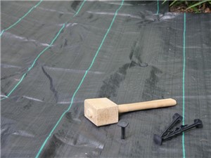 Groundtex 1mtr x 15mtr is a woven geotextile fabric manufactured from 100% polypropylene slit film tapes.