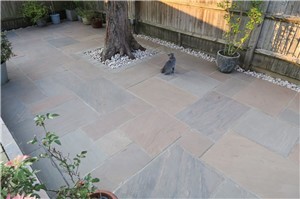 Autumn Brown is one of the first sandstone introduced to the UK market from the wide range of Indian Sandstones and its still being loved by the customers. The dark shades of brown, grey, buff with occasional light tones will bring up the character in your landscape design. Edges:    Hand Dressed / Hand Cleft Surface:  Natural / Riven Tolerance (size and thickness): +/- 2mm Pack coverage is based on when laid using 10-20mm joint.