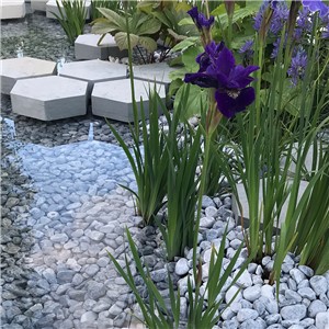 Ice Blue is an angular gravel that has a mixture of pale blue and light grey colour tones. These chippings are 10-20mm in size and are supplied washed. ice Blue is ideal for driveways, rockeries, and borders.