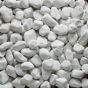 White Cobbles are a beautiful bright white cobble, which gives off a natural shine. Perfect to brighten up landscaping project. Ideal for use in rockeries and borders.