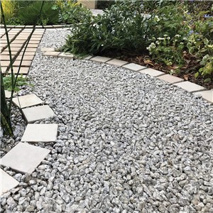 Dapple Grey is a premium washed angular silver-grey granite with black flecks and flashes of sparkle. Available in a 20mm size and suitable for all applications, being a hard-wearing and fish-friendly material.