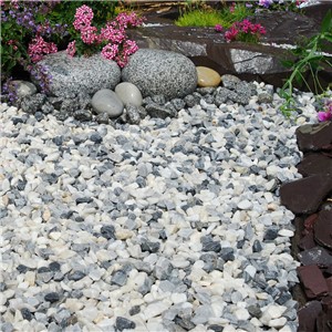 Polar Ice is a stunning mix of light and darker/grey and white chippings. Ideal for driveways, rockeries and borders. This product is supplied washed.