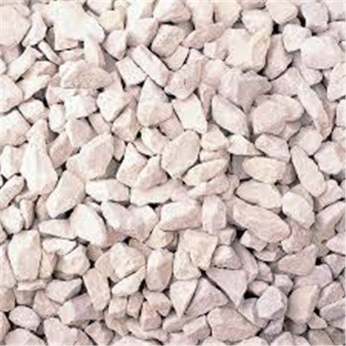 Mini Bag Cotswold Chippings - A light cream angular chipping which when wet is a darker attractive cream colour. Comes in a 25kg poly bag.
PLEASE NOTE a pallet charge will be included  when ordering maxi or mini bags, however this is fully refundable once the pallet is returned back to depot along with the a copy of the receipt.